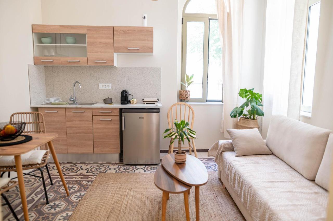 Kosnian City Suites エクステリア 写真